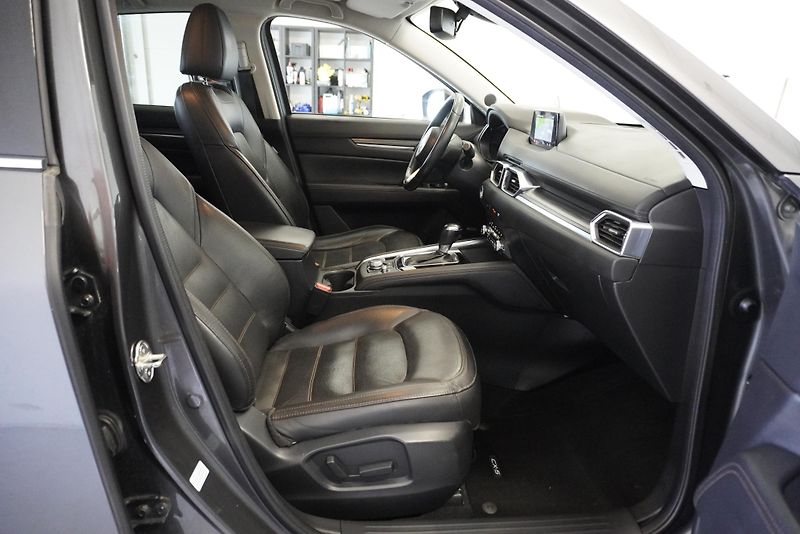 Mazda CX-5 2.2D AWD PLNÁ VÝBAVA !!! - fotka 25 z 30