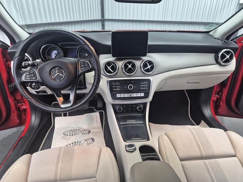 Mercedes-Benz GLA (2019) - fotka 18 z 25