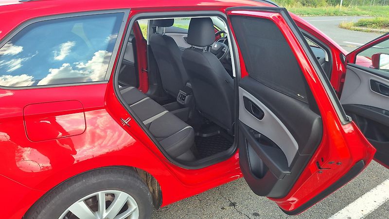 Seat Leon (2015) - fotka 20 z 26