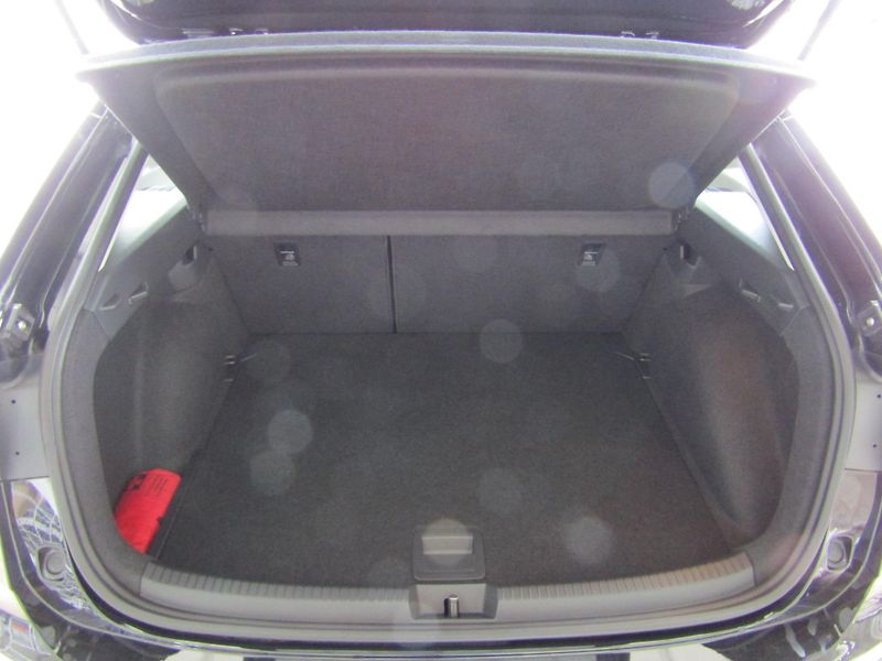 Volkswagen Taigo People 1,0 TSI 70 kW 5G - fotka 15 z 30