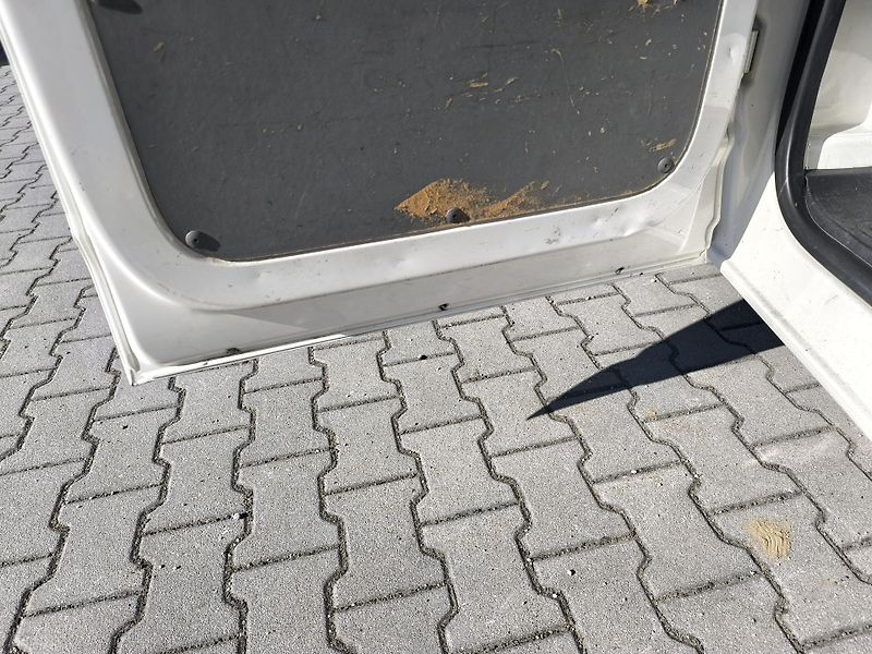Volkswagen Transporter (2004) 1.9 TDI SERVISNÍ KN.DOL. KM - fotka 25 z 42