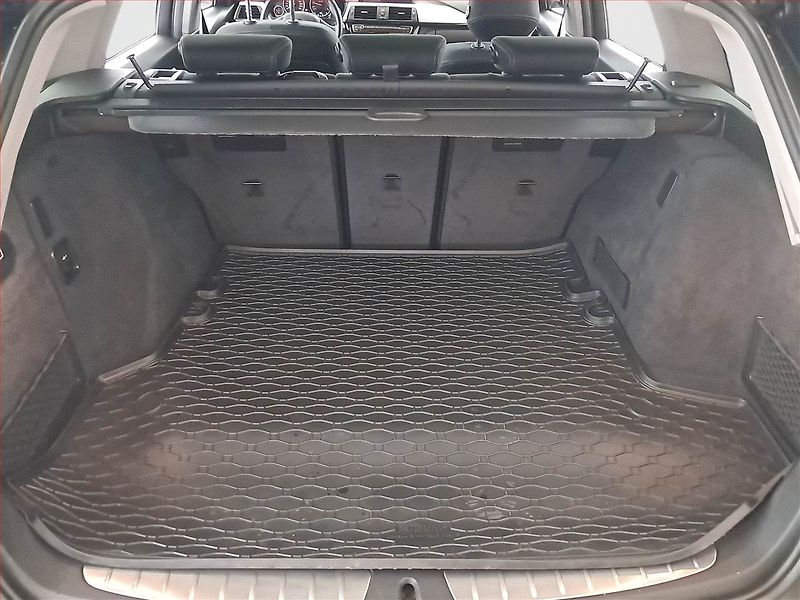 BMW Řada 3 (2017) Sport Line 320 d, Automat - fotka 14 z 18