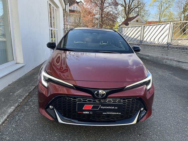 Toyota Corolla 2.0L HEV GR SPORT - fotka 2 z 29