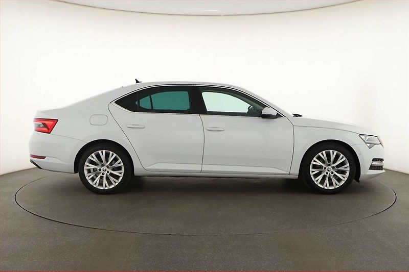 Škoda Superb (2021) Style 2.0 TDI - fotka 6 z 20