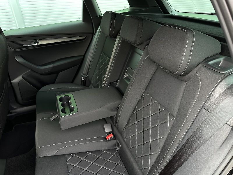 Škoda Karoq 2.0TDi 4x4 DSG 150PS Sportline - fotka 40 z 48