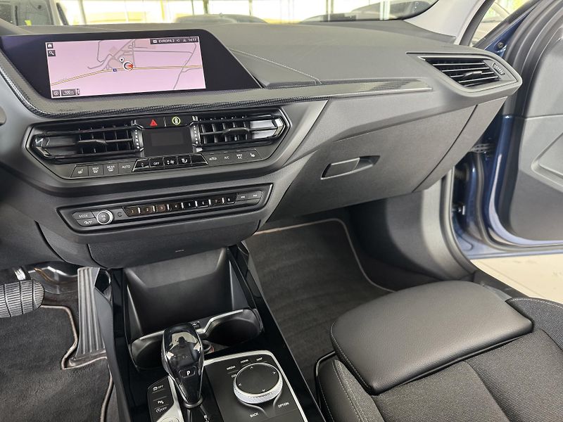 BMW Řada 1 118i AUT*SportLine*FullLED*DPH - fotka 18 z 33