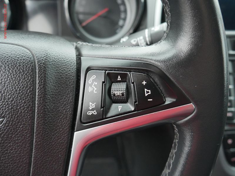 Opel Astra (2015) 1.6. CDTi, ČR, Klima - fotka 18 z 19