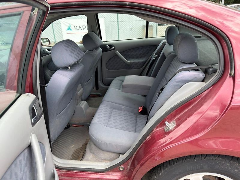 Škoda Octavia 1.9 TDI 66 kW klima - fotka 7 z 16