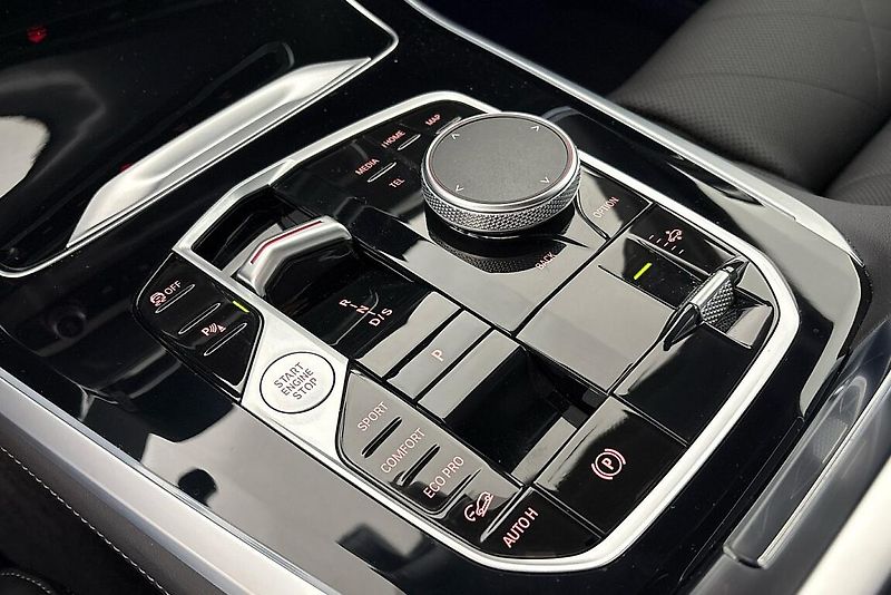 BMW X5 xDrive30d - fotka 11 z 30