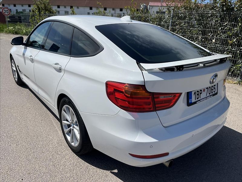 BMW Řada 3 2,0 d GT 135KW MANUÁL 2x KOLA - fotka 8 z 48