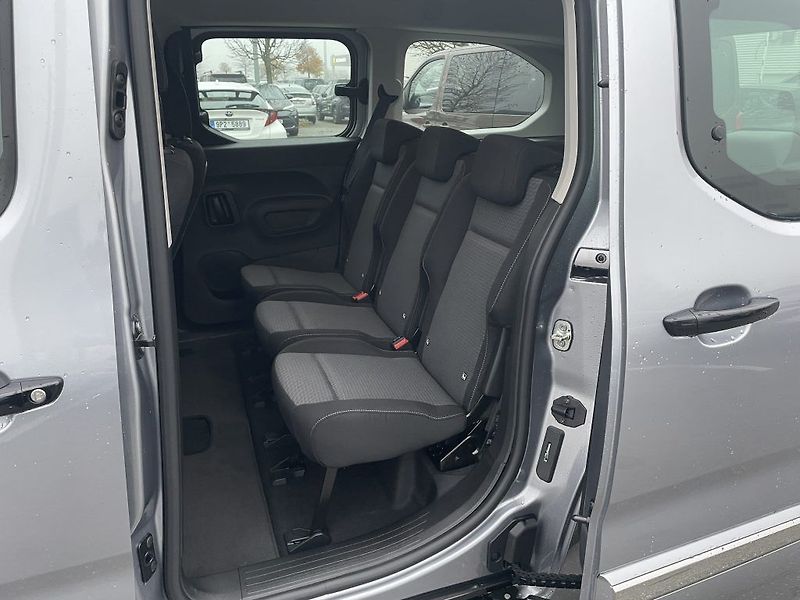 Toyota ProAce City EV 136k Family 7S ODBĚR 4/2026 - fotka 13 z 29