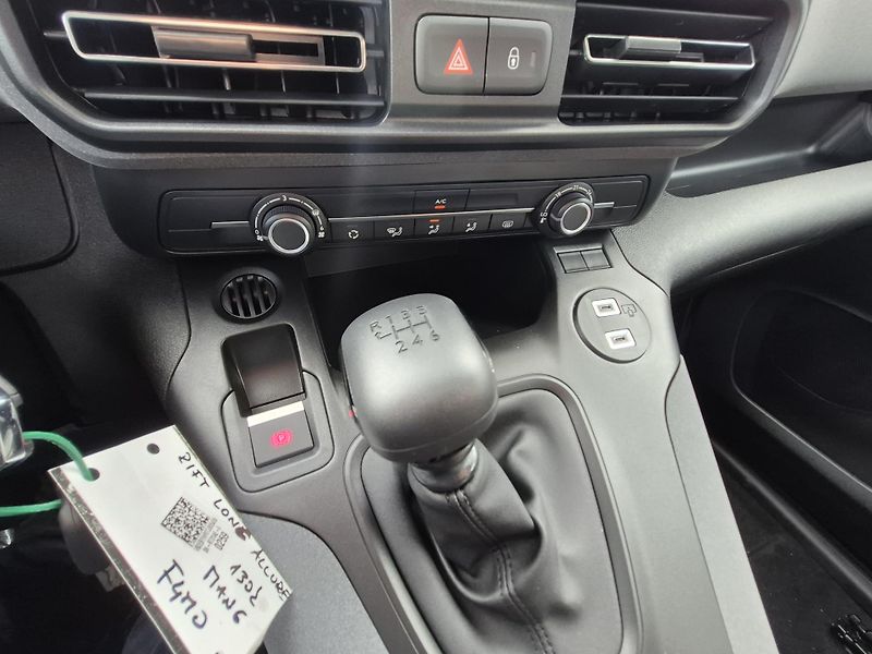 Peugeot Rifter (2026) Long ALLURE HDi 130 S&S MAN6 - fotka 21 z 23
