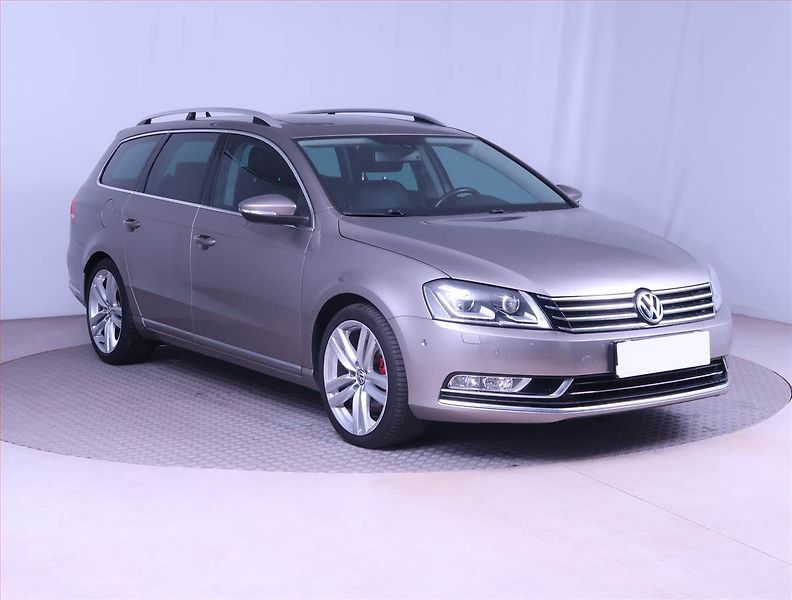 Volkswagen Passat (2013) Highline 2.0 TDI, Automat - fotografie inzerátu