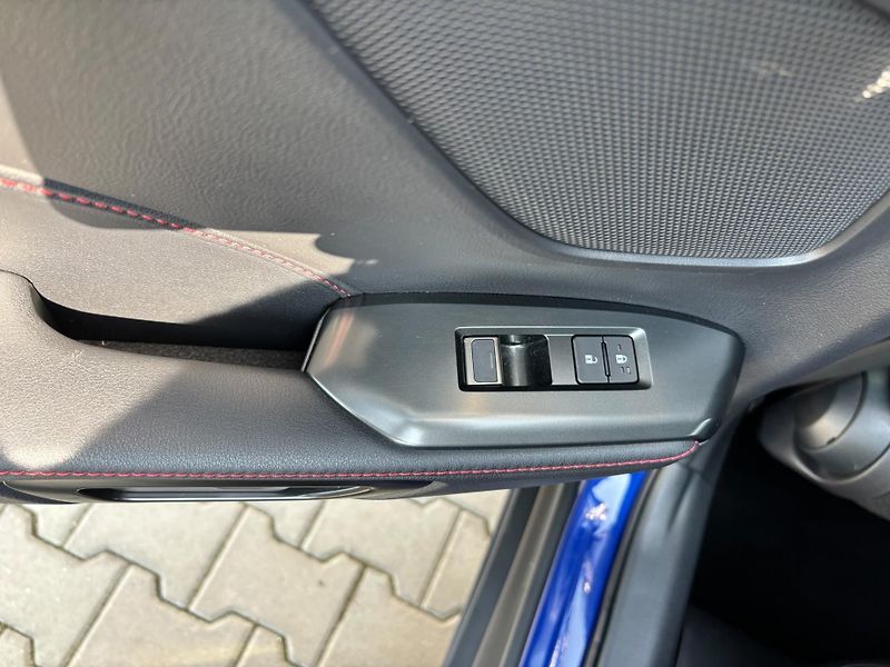 Lexus LBX 1.5 HSD e-CVT Emotion Tech - fotka 22 z 27