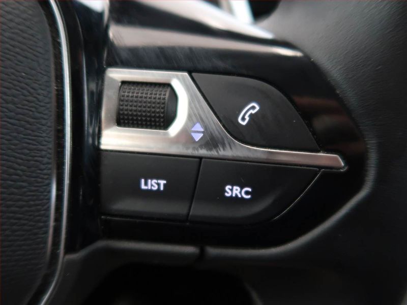 Peugeot 3008 (2022) 1.5 BlueHDi - fotka 15 z 16