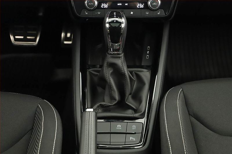 Škoda Kamiq (2025) Monte Carlo 1.0 TSI - fotka 10 z 15