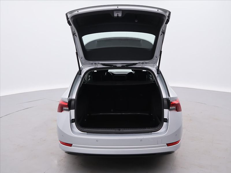Škoda Octavia 2,0 TDI 85kW Ambition CZ DPH - fotka 9 z 25