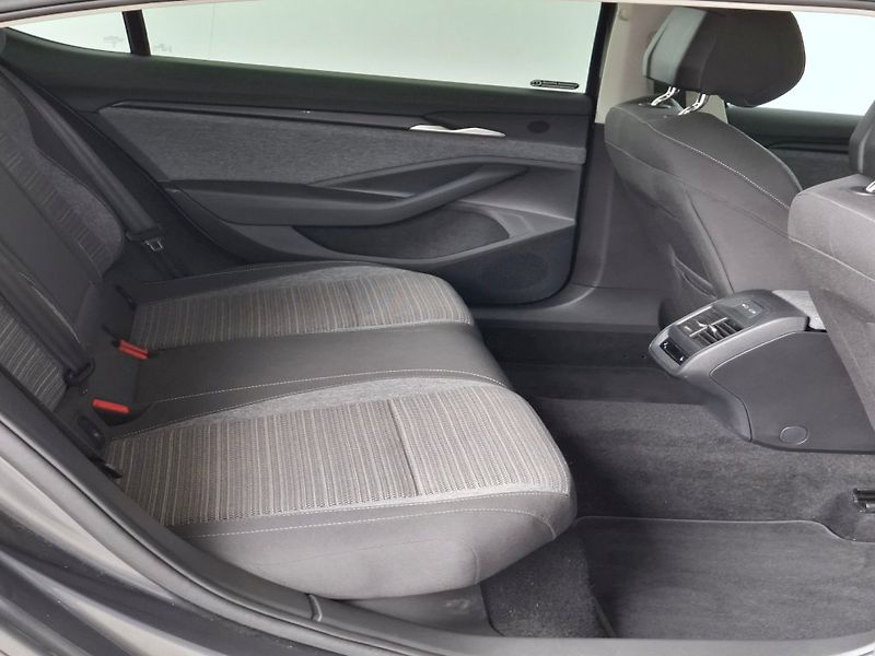 Škoda Superb (2024) SELECTION TD 110/2.0 A7F - fotka 6 z 30