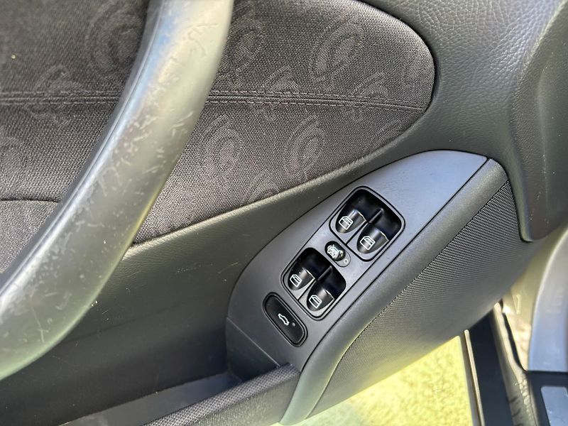 Mercedes-Benz Třídy C 1.7, 105kW, Kompressor - fotka 15 z 23