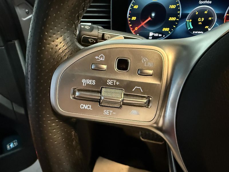 Mercedes-Benz GLE 350 d 4MATIC - fotka 9 z 17