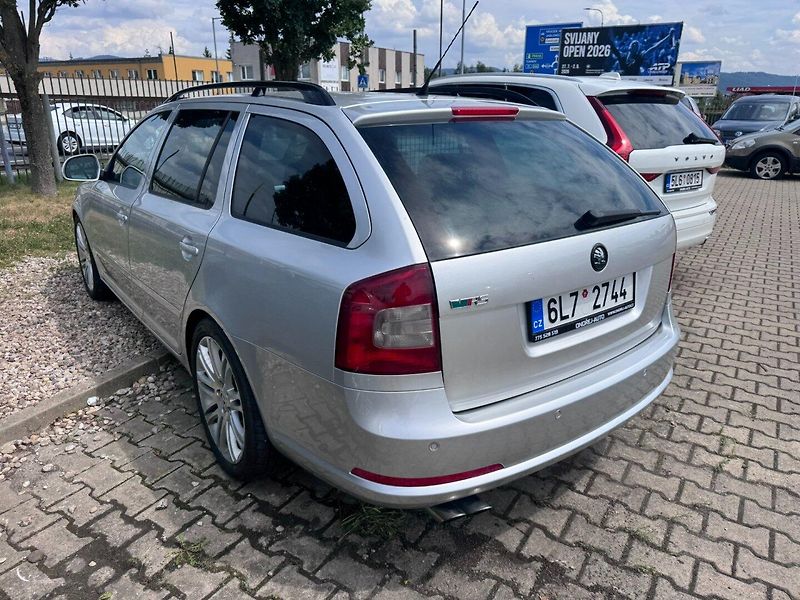 Škoda Octavia (2007) RS 2,0 TDI 125 KW 2X KOLA - fotka 6 z 50