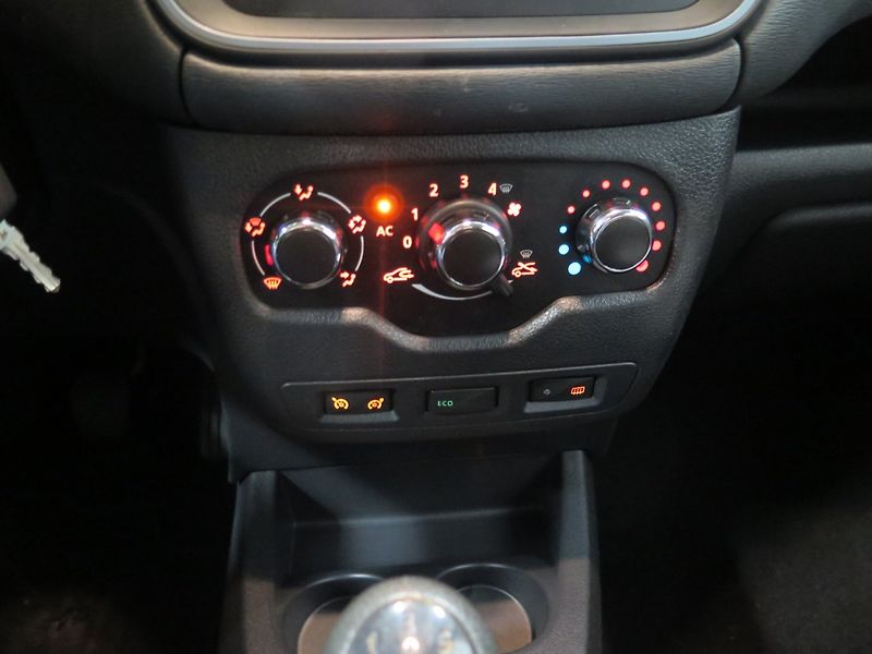 Dacia Lodgy (2015) 1.2TCe,navi,klima,senzory,kola - fotka 9 z 26