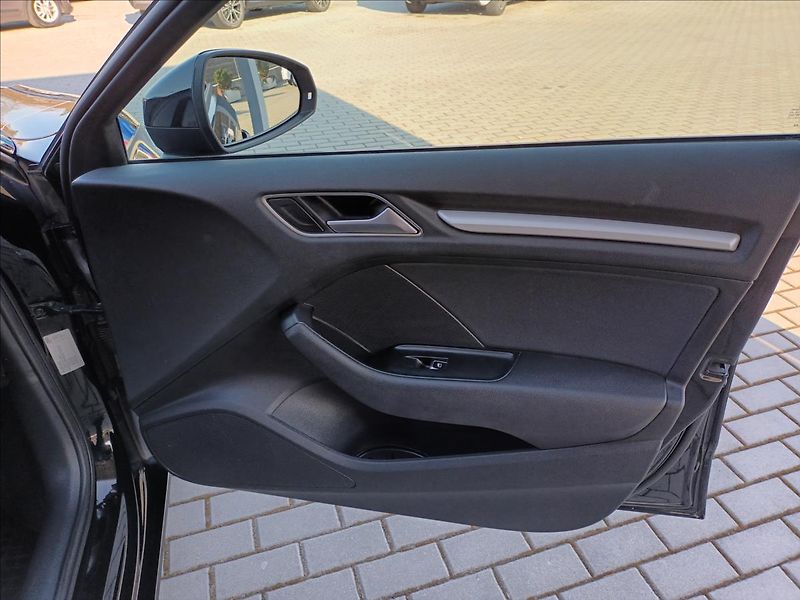 Audi A3 1,2 TFSI,77KW,KLIMA,PARKING - fotka 24 z 35