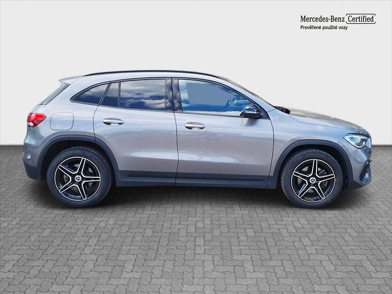 Mercedes-Benz GLA 250e AMG Line Night - fotka 6 z 21