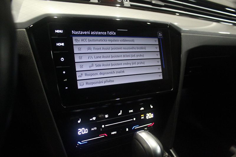 Volkswagen Passat (2023) 110kW, Tažné, Nezávislé topení - fotka 22 z 26