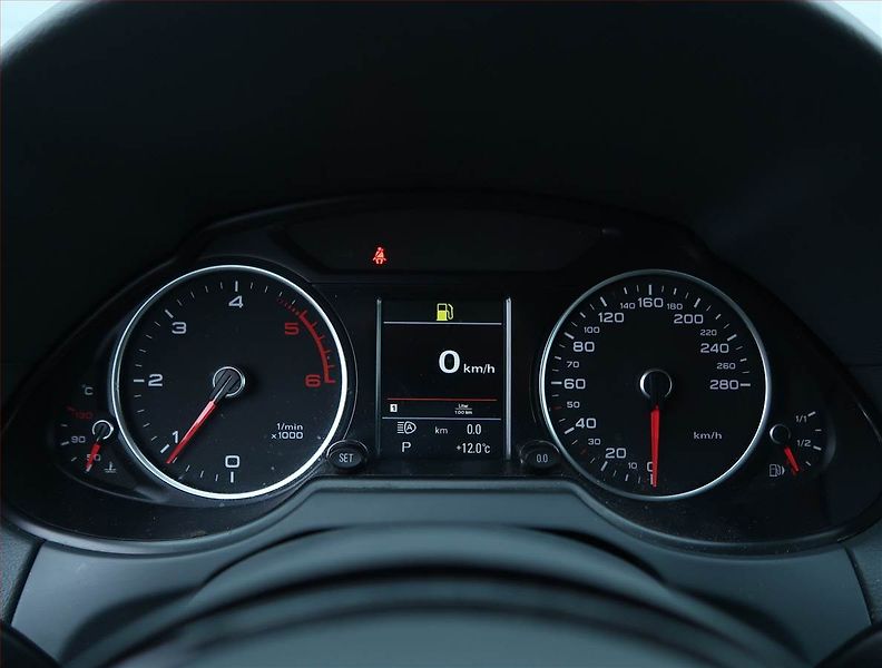 Audi Q5 (2015) design 2.0 TDI, 4X4, Automat - fotka 11 z 24