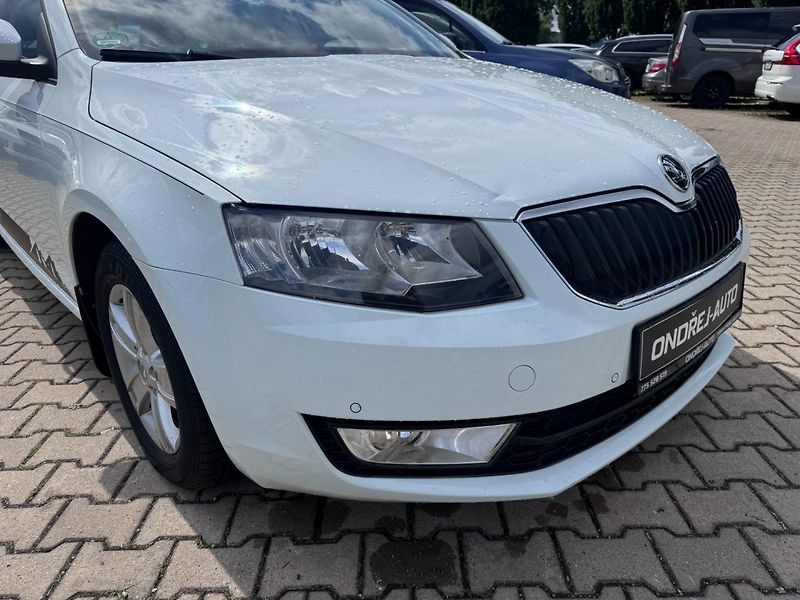 Škoda Octavia (2015) 1,6 TDI 81 KW TAŽNÉ KOLA - fotka 10 z 50
