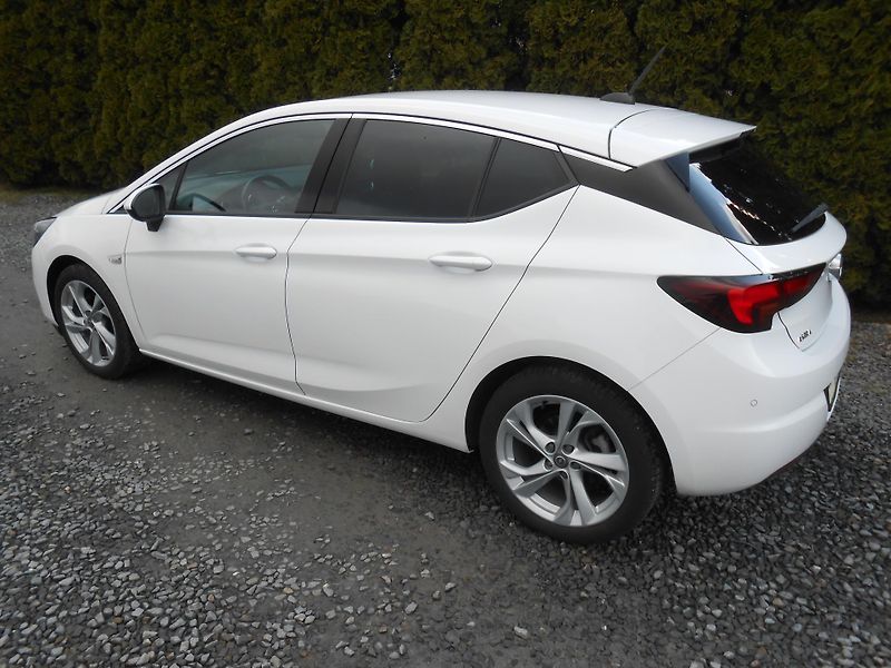 Opel Astra 1.2,KAMERA,NAVI,62TKm!! - fotka 40 z 41