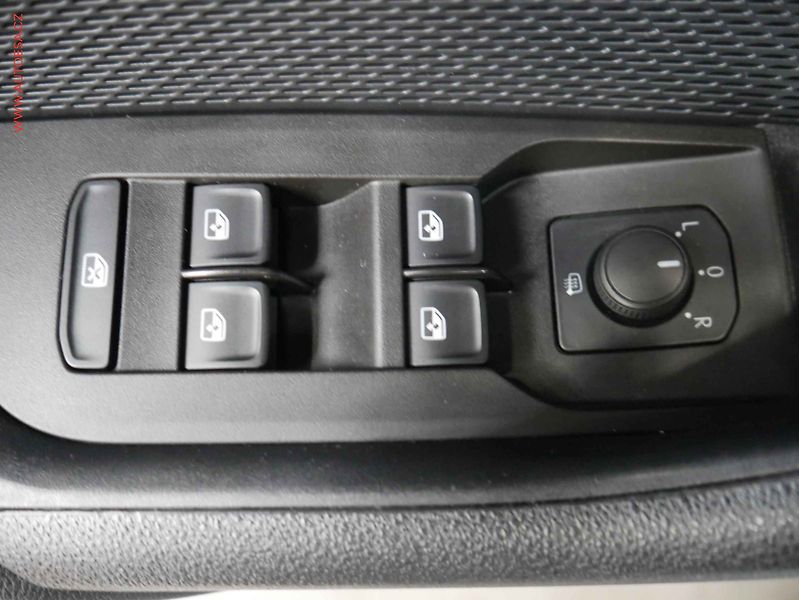 Škoda Octavia (2021) 2.0TDi, 2.maj,ČR, Ambition - fotka 19 z 21