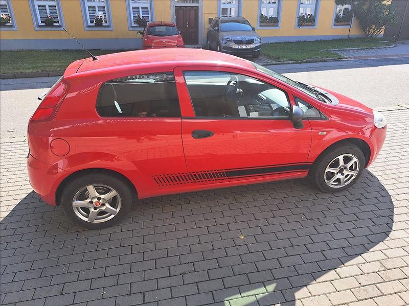 Fiat Punto 1,2 i - fotka 11 z 32
