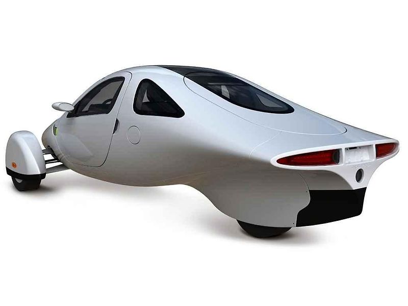 Studie upraveného designu elektromobilu Aptera 2e.