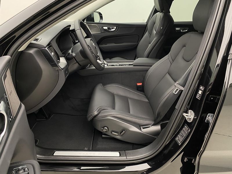 Volvo XC60 (2026) B5 AWD AUT BRIGHT PLUS  - fotka 3 z 61
