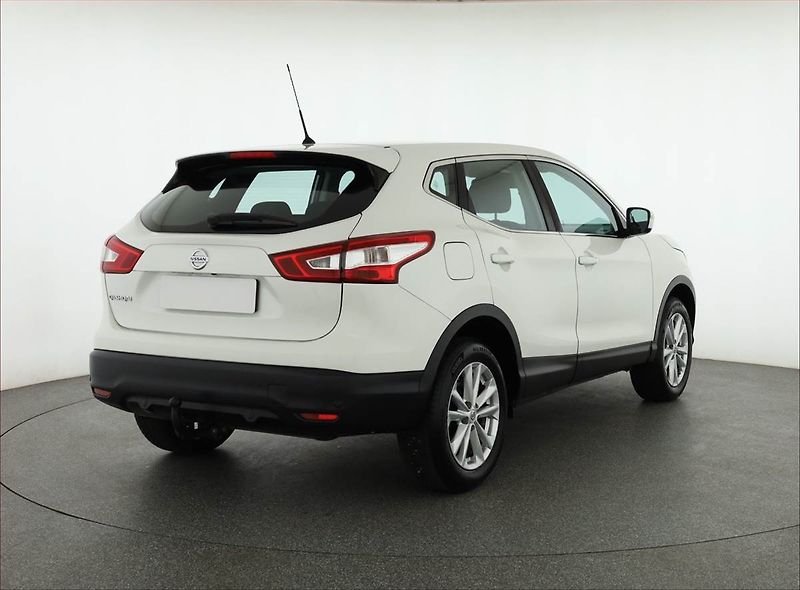 Nissan Qashqai (2014) 1.2 DIG-T, Serv.kniha, Navi - fotka 5 z 16