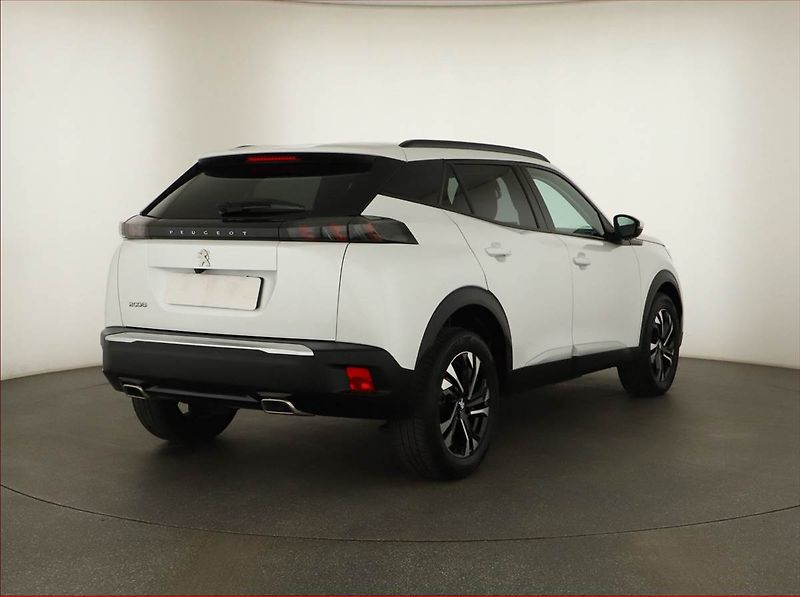 Peugeot 2008 (2021) 1.2 PureTech, Tempomat - fotka 5 z 14