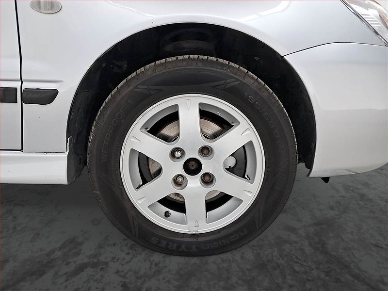 Mitsubishi Lancer (2005) 1.6, nová STK, Tažné - fotka 14 z 16