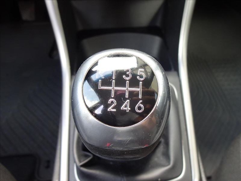 Hyundai i30 1,6i 88kW - fotka 34 z 48