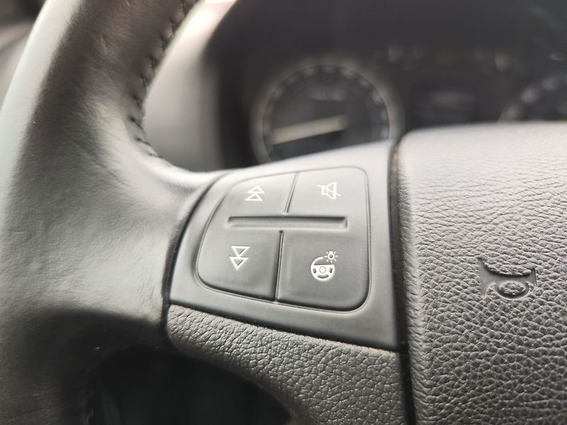 Škoda Octavia 1.6 FSI/85kW Elegance - fotka 18 z 25