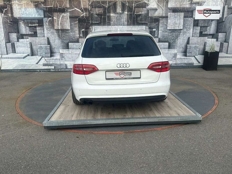 Audi A4 (2012) 2.0TDi,105KW,VYHŘ.SED.,TEMP. - fotka 7 z 27