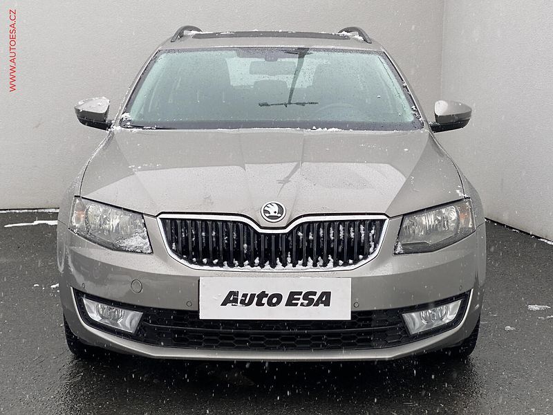 Škoda Octavia (2013) 1.6 TDi, 2.maj, AC, tempo - fotka 2 z 17