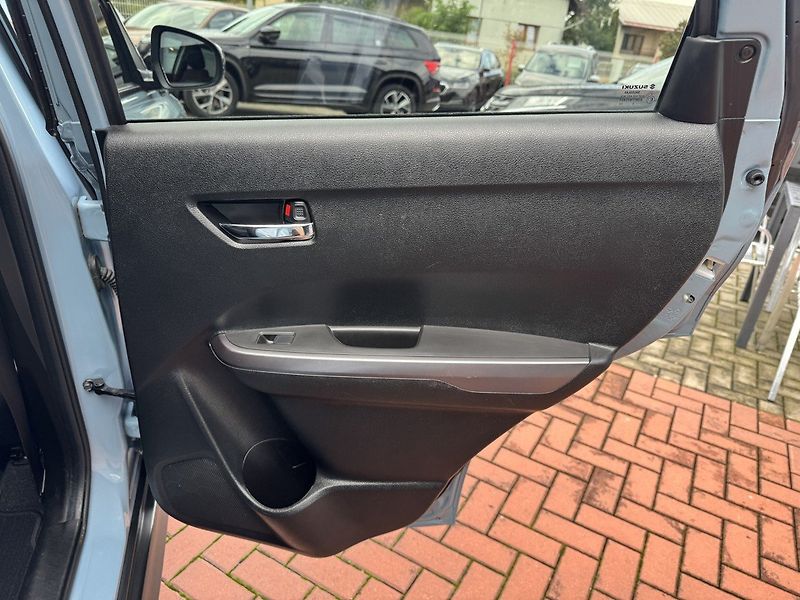 Suzuki Vitara (2021) 1.4 BoosterJet 4x4 Automat LED - fotka 22 z 49