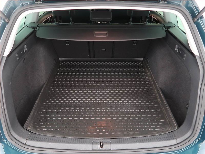 Volkswagen Golf (2017) Highline 2.0 TDI, Automat - fotka 14 z 18