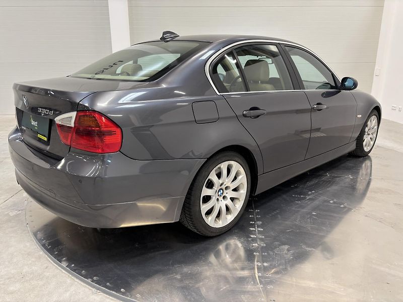 BMW Řada 3 - fotka 2 z 9
