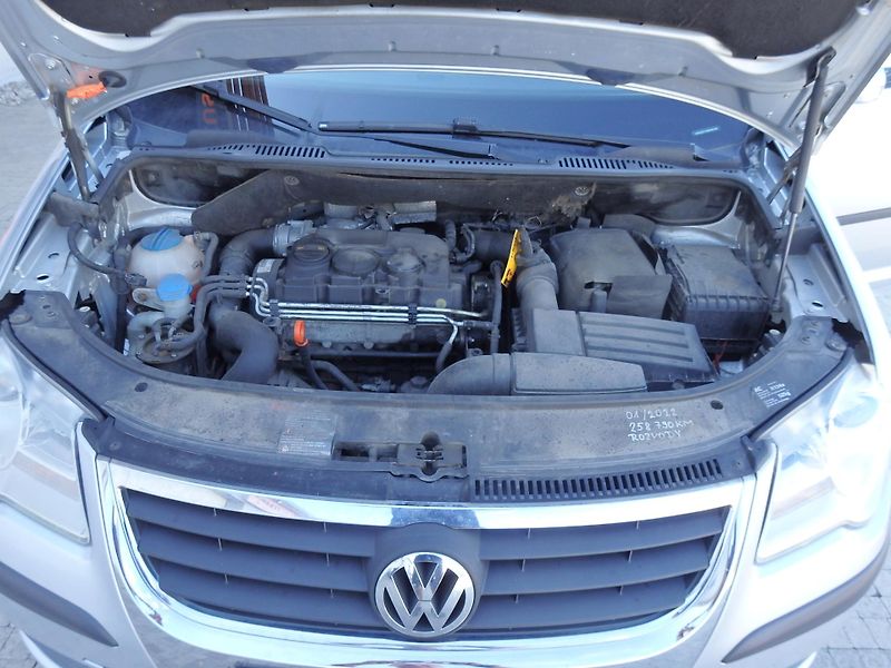 Volkswagen Touran 1,9TDi 77kW KLIMA, ZÁVĚS - fotka 15 z 16