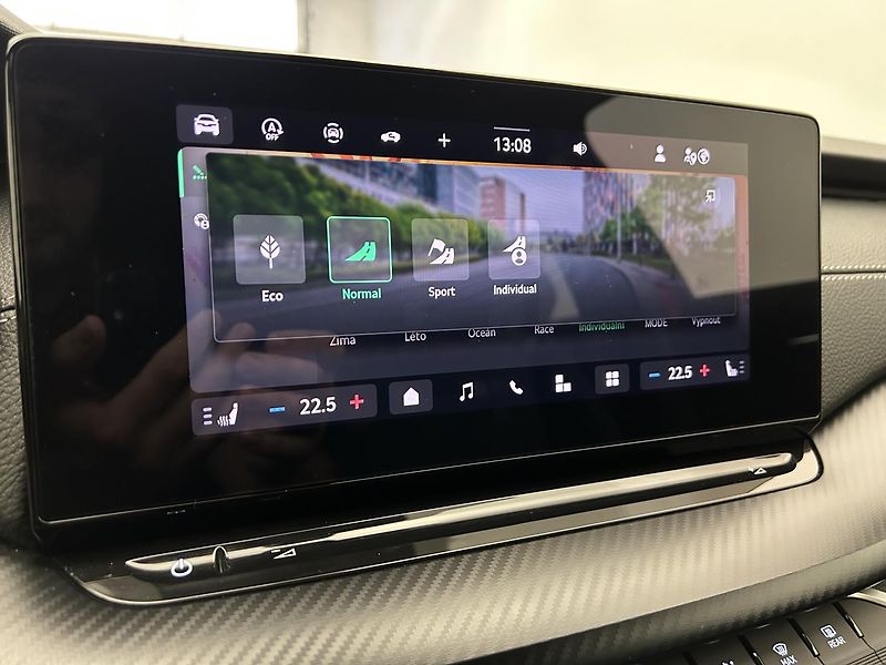 Škoda Octavia 1.5 TSI SportLine - fotka 16 z 28