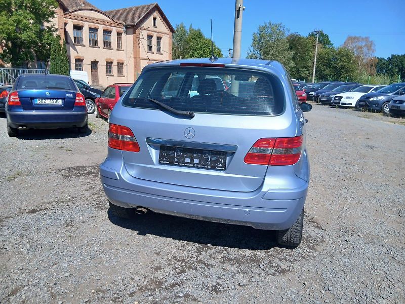 Mercedes-Benz Třídy B 170i, nová STK, celoroční pneu - fotka 20 z 36