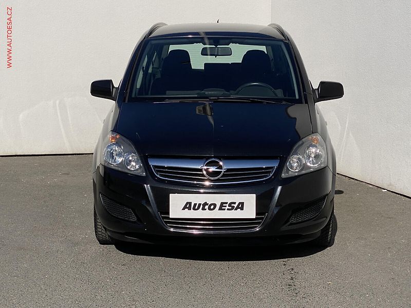 Opel Zafira (2012) 1.6i 7míst, Family - fotka 2 z 15